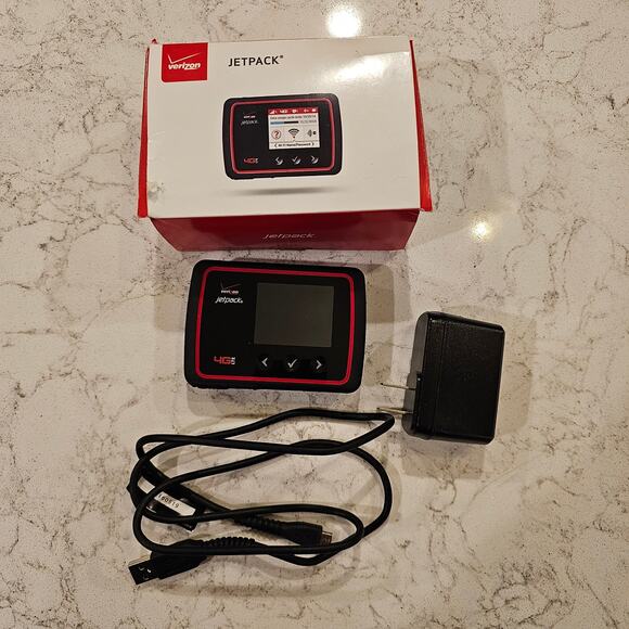 Verizon Jetpack MiFi Portable WiFi Hotspot 6620L EUC w/ Box USB & Charge Block - Picture 1 of 7